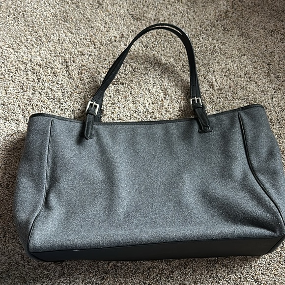 Tory Burch York Flannel Tote Grey Wool Tote Bag - great condition - Picture 4 of 8